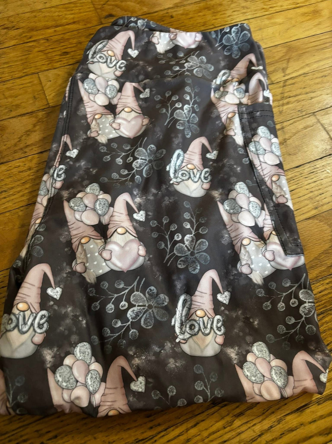 Love gnome capri