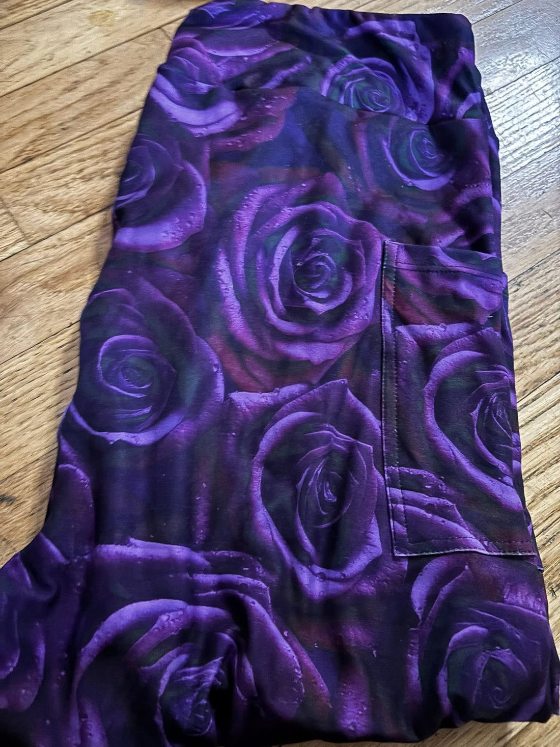 Purple rose capri