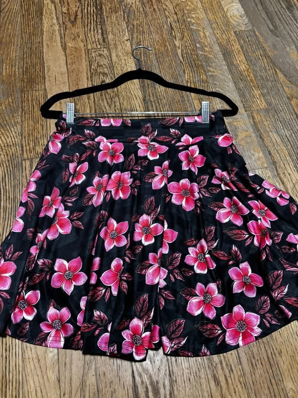 Pink floral skort w/ pockets