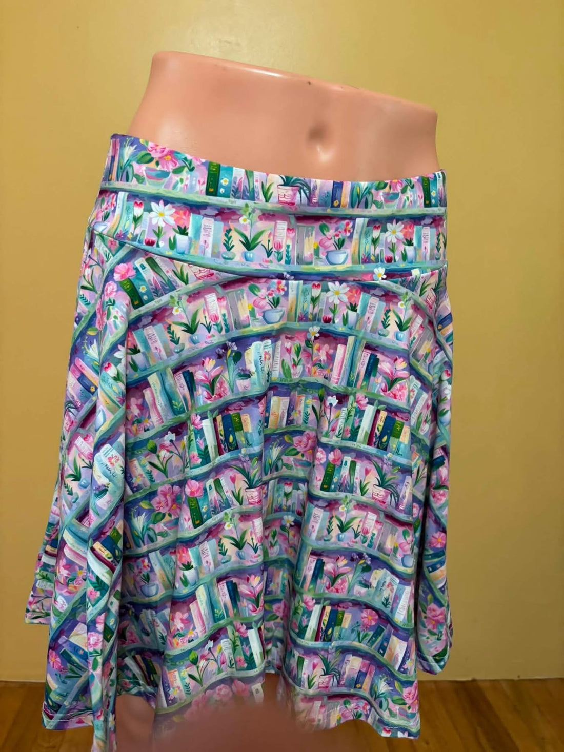 Floral books skort w/ pockets