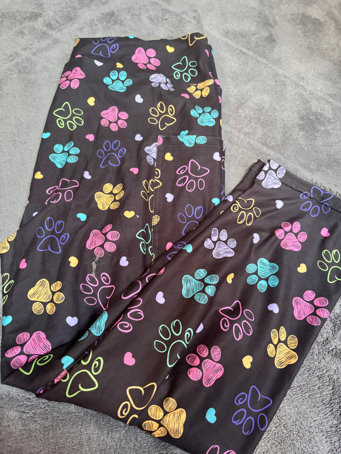 Colorful paw print capri with pockets