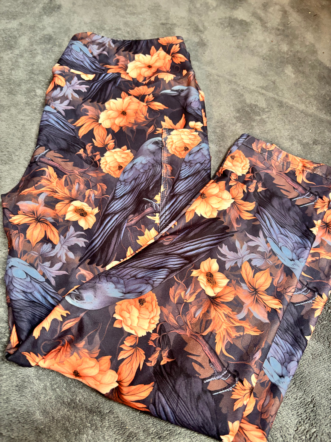 Raven capris with pockets