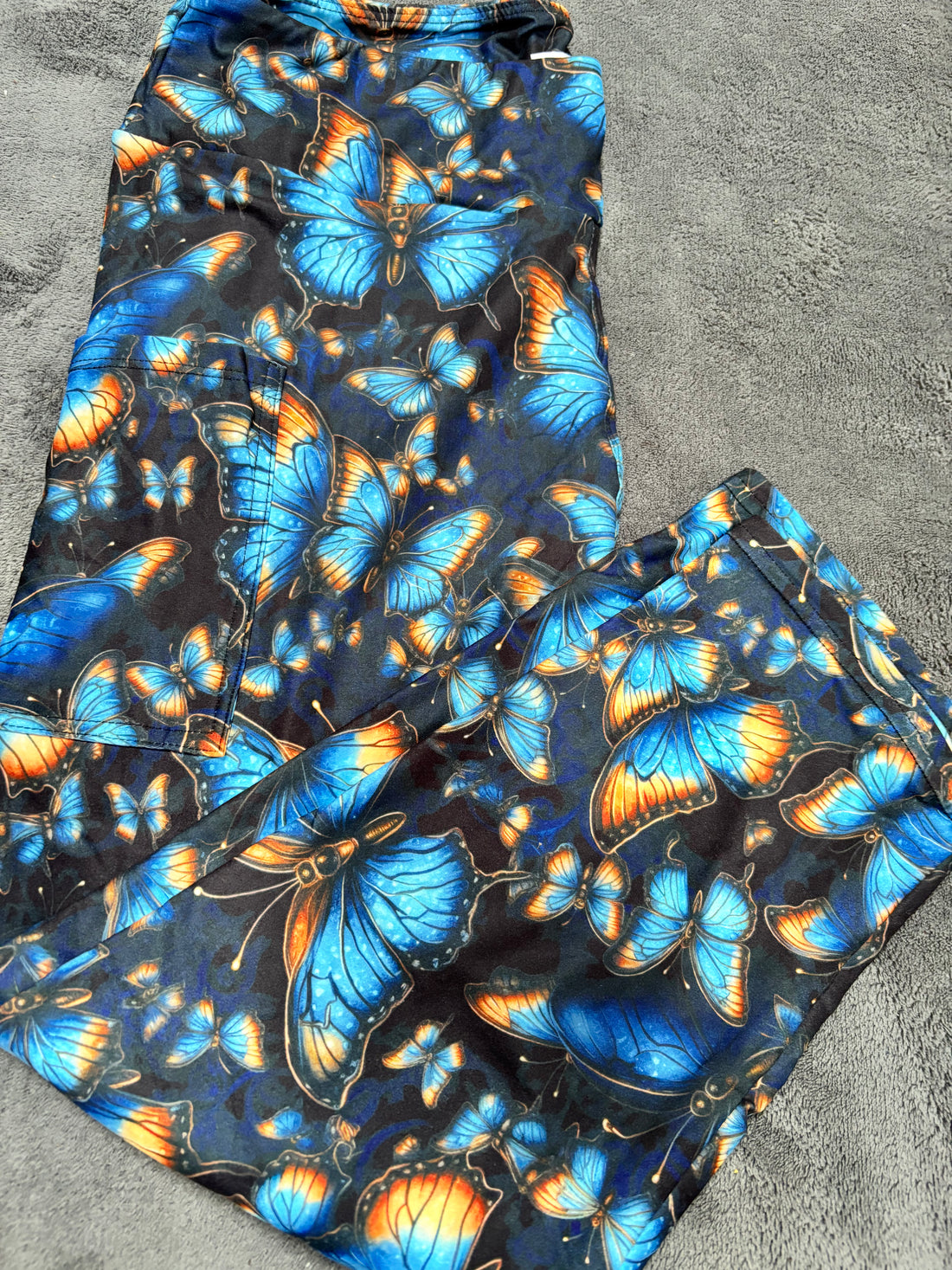 Blue butterfly Capri with pockets