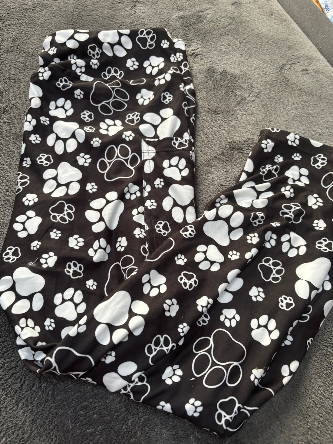Bw paw print capri with pockets